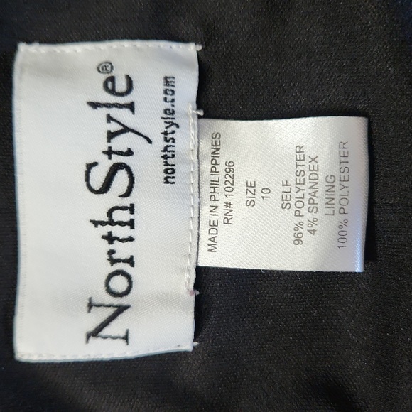 Faux Wrap-Front Keyhole Floral Dress - Picture 6 of 10